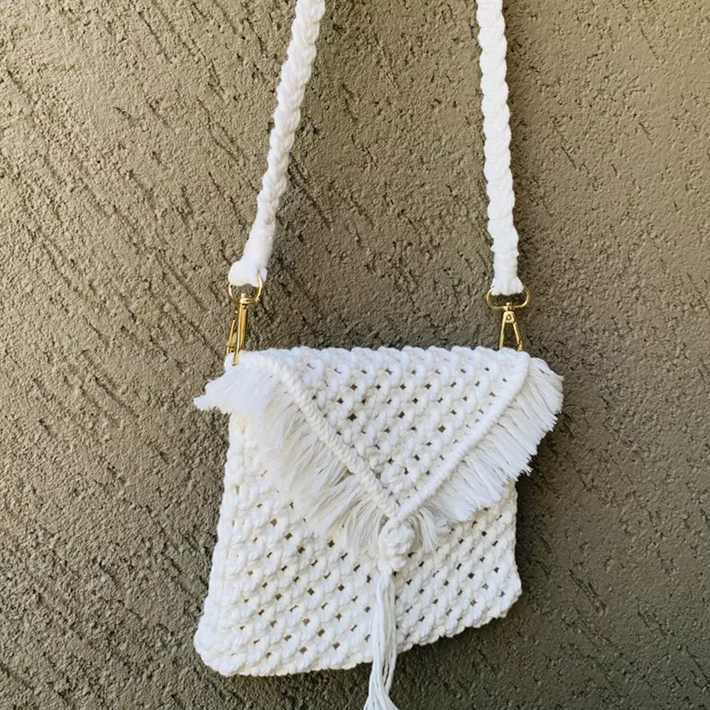 Cotton Off white Handmade Macrame Sling Bag, For Casual Wear, 400 Gm at Rs  350/piece in Mirganj